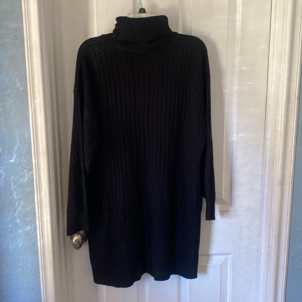 Sweater.  Long.  Evelyn Taylor